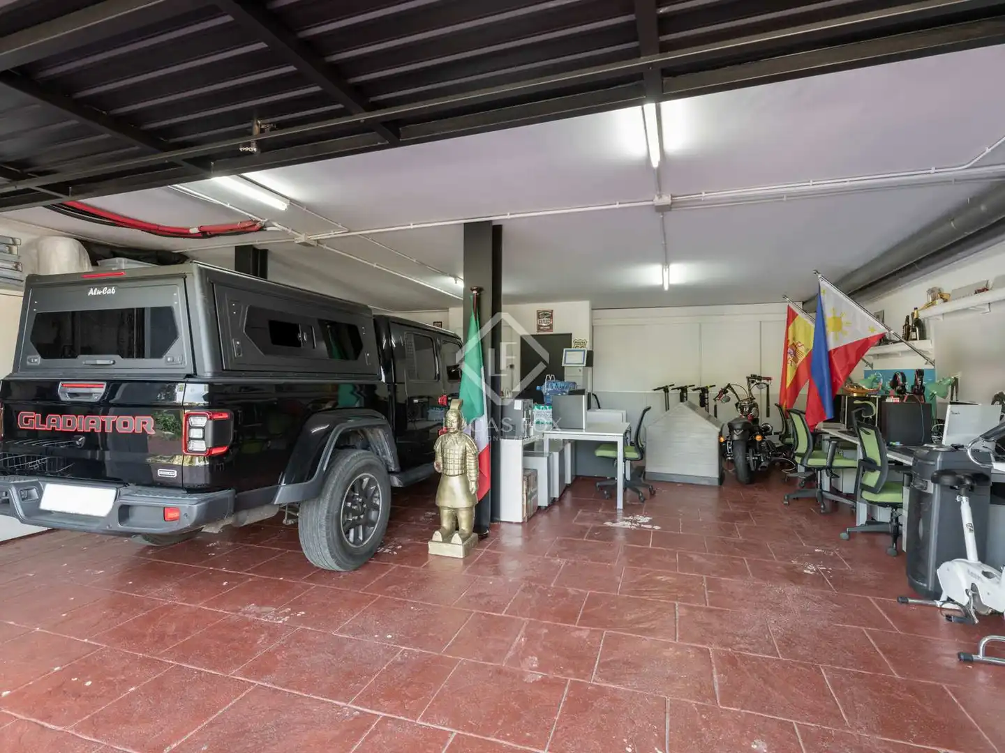 Parking de Casa o chalet en venta en Sant Cugat del Vallès con Aire acondicionado, Calefacción y Jardín privado