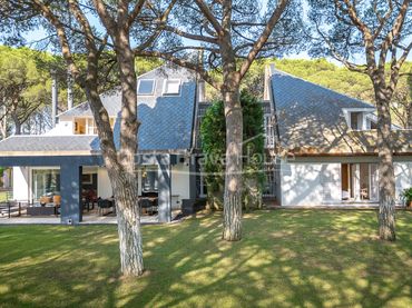 Casa con piscina in vendita a Carrer del Golf