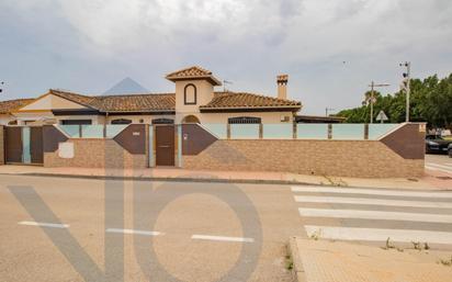 Vista exterior de Casa o xalet en venda en Pulpí amb Aire condicionat i Moblat