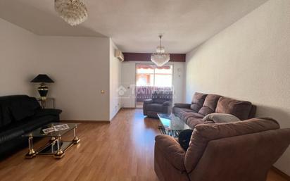 Living room of Flat for sale in Xirivella  with Air Conditioner and Balcony