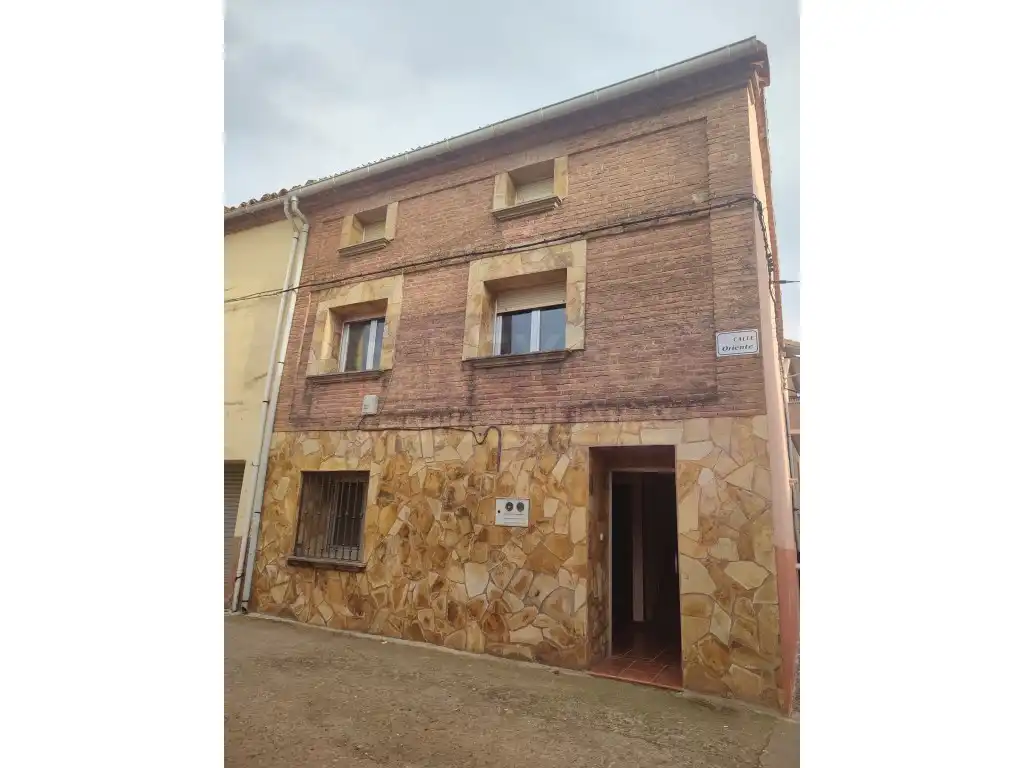 Vista exterior de Casa o chalet en venta en Hormilla con Terraza