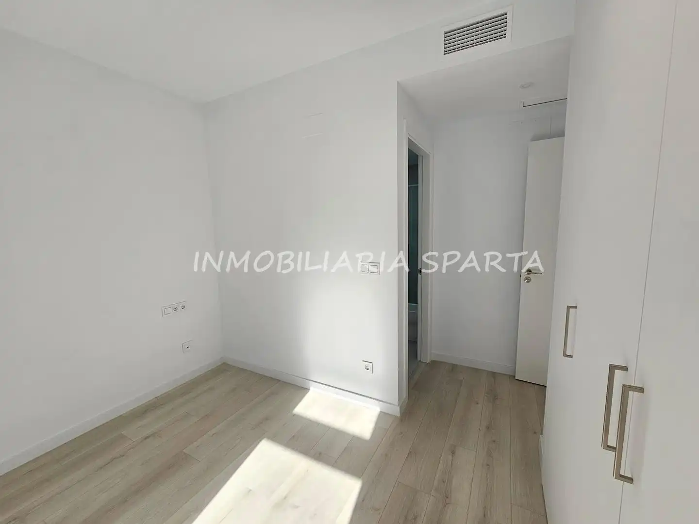 Bedroom of Flat for rent in Tomares  with Air Conditioner, Heating and Terrace