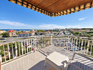 Ático con balcón en venta en Passeig de la Sort 46