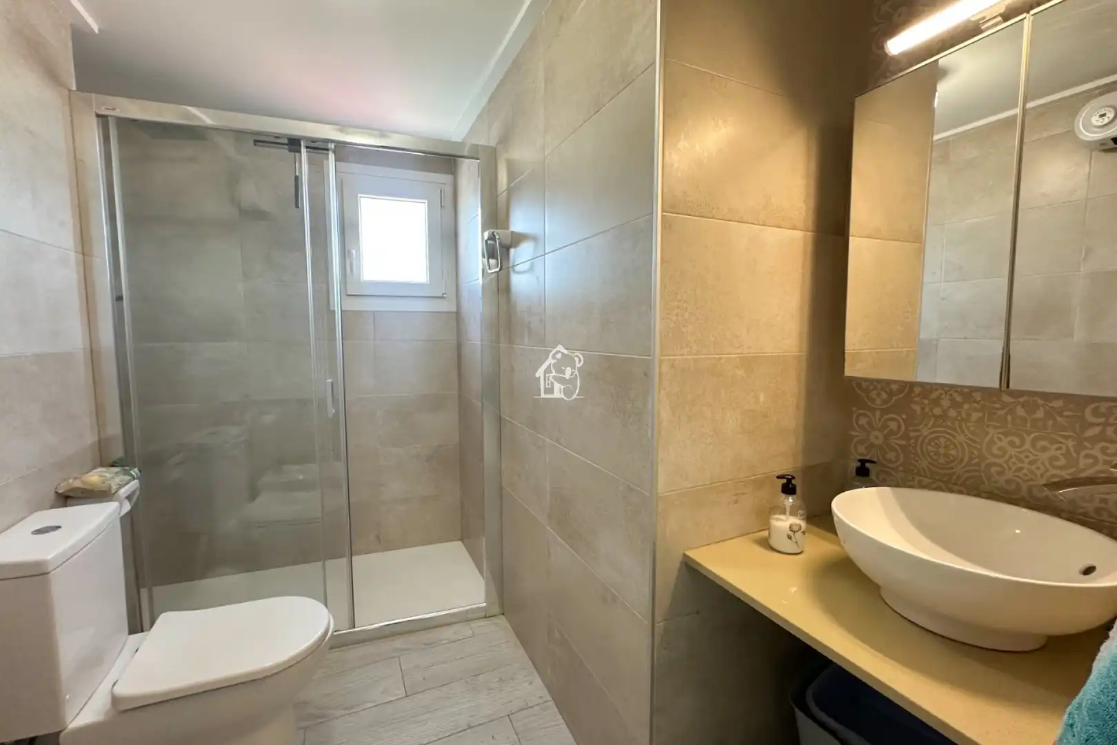 Bathroom of Apartments for rent in Torrevieja  with Furnished, Oven and Washing machine