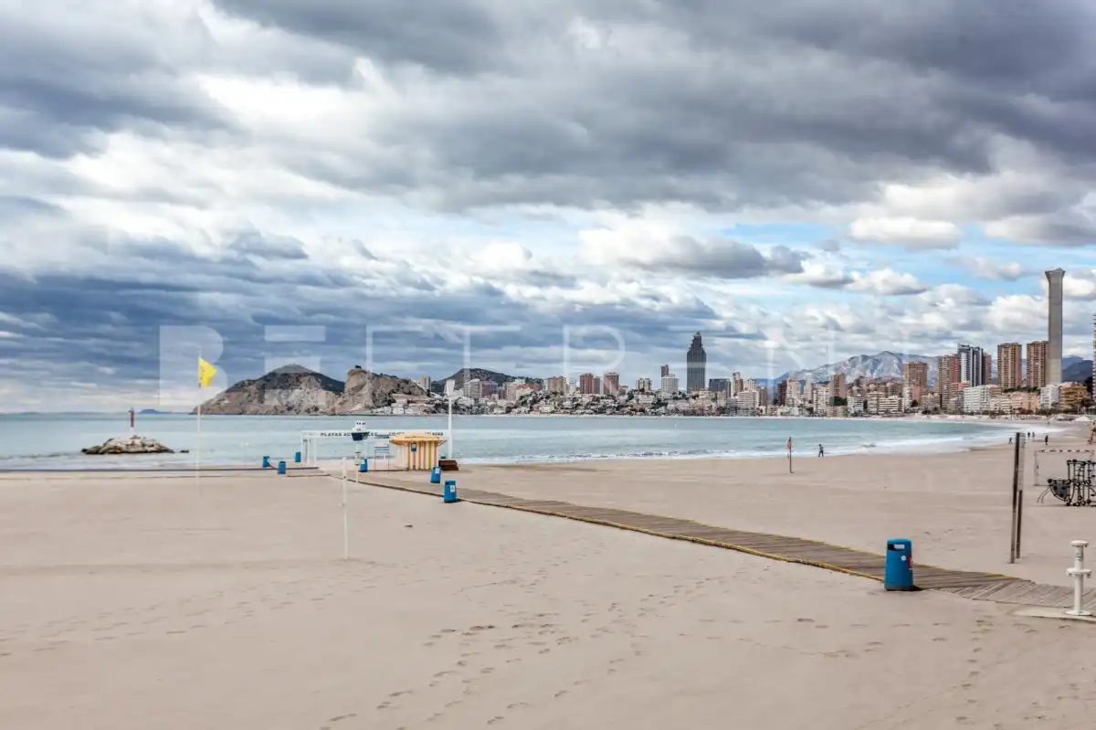 Exterior view of Apartments for rent in Benidorm  with Air Conditioner, Terrace and Furnished