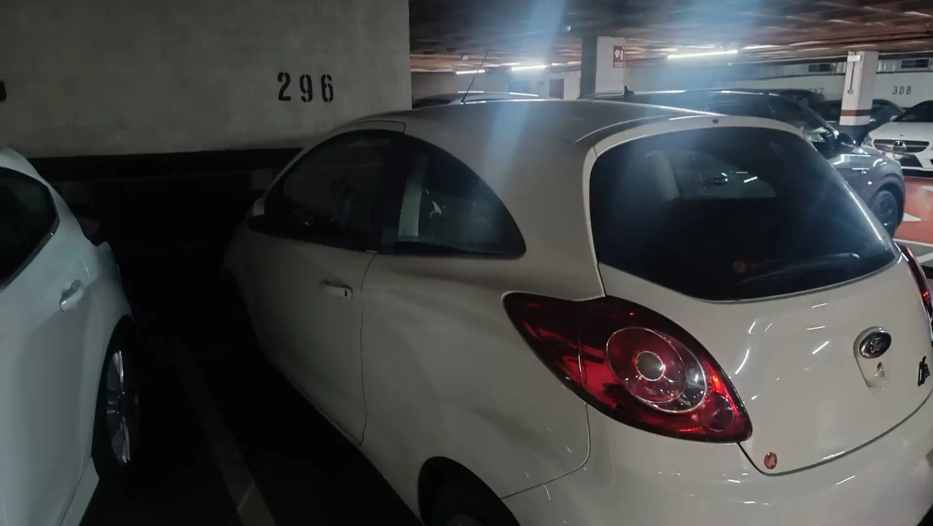 Parking de Garaje en venta en Cornellà de Llobregat con Alarma