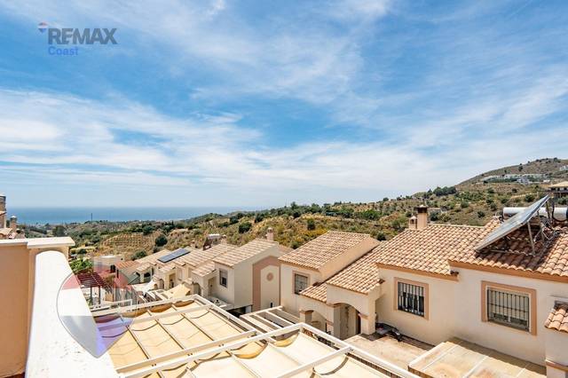 Casa adosada en Venta en Calle AGUACATE en Benagalbón