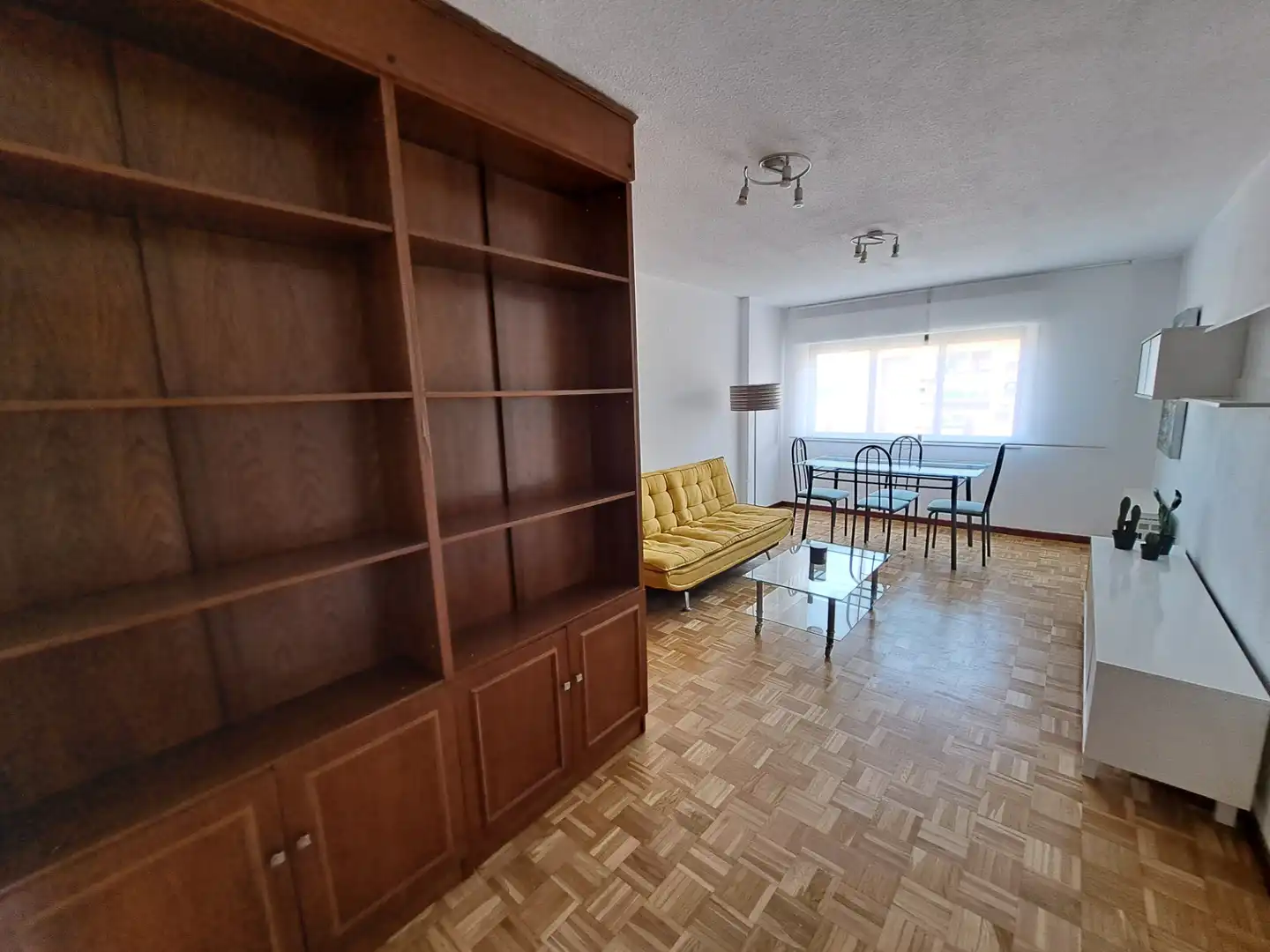 Sala de estar de Piso de alquiler en León Capital  con Parquet, Amueblado y Horno