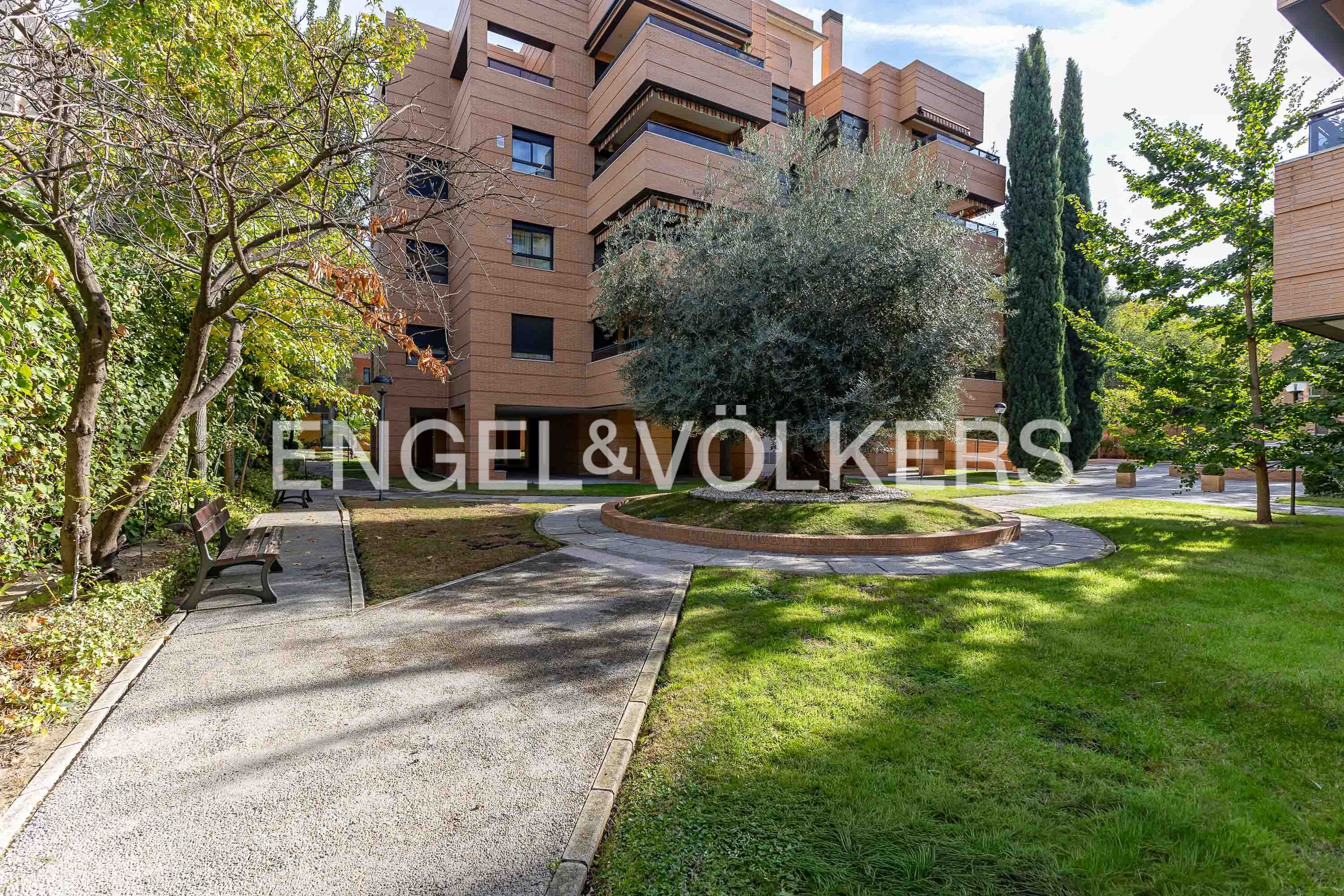 Vista exterior de Apartament en venda en  Madrid Capital amb Aire condicionat, Calefacció i Terrassa