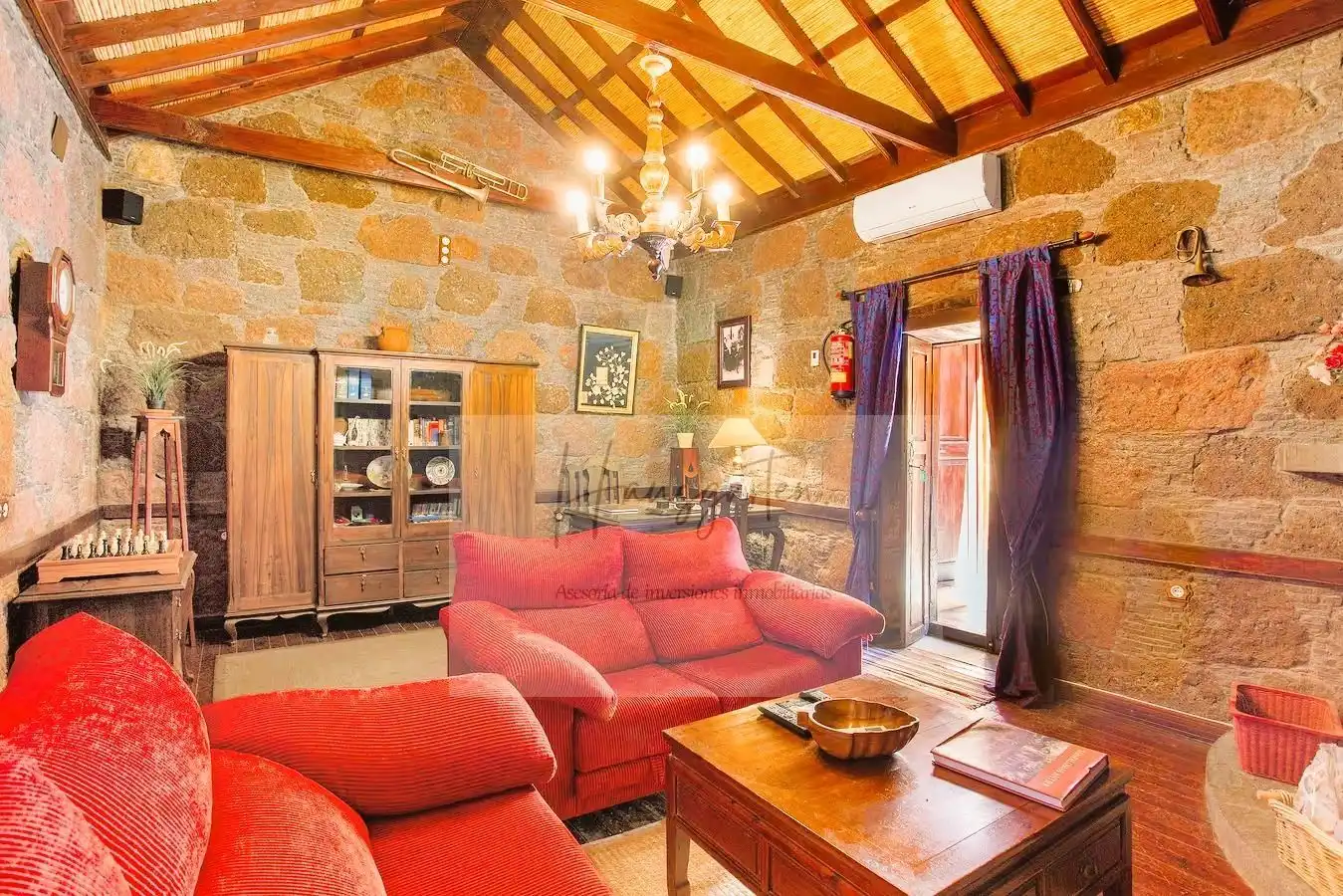 Sala de estar de Finca rústica en venta en Tejeda con Aire acondicionado y Piscina