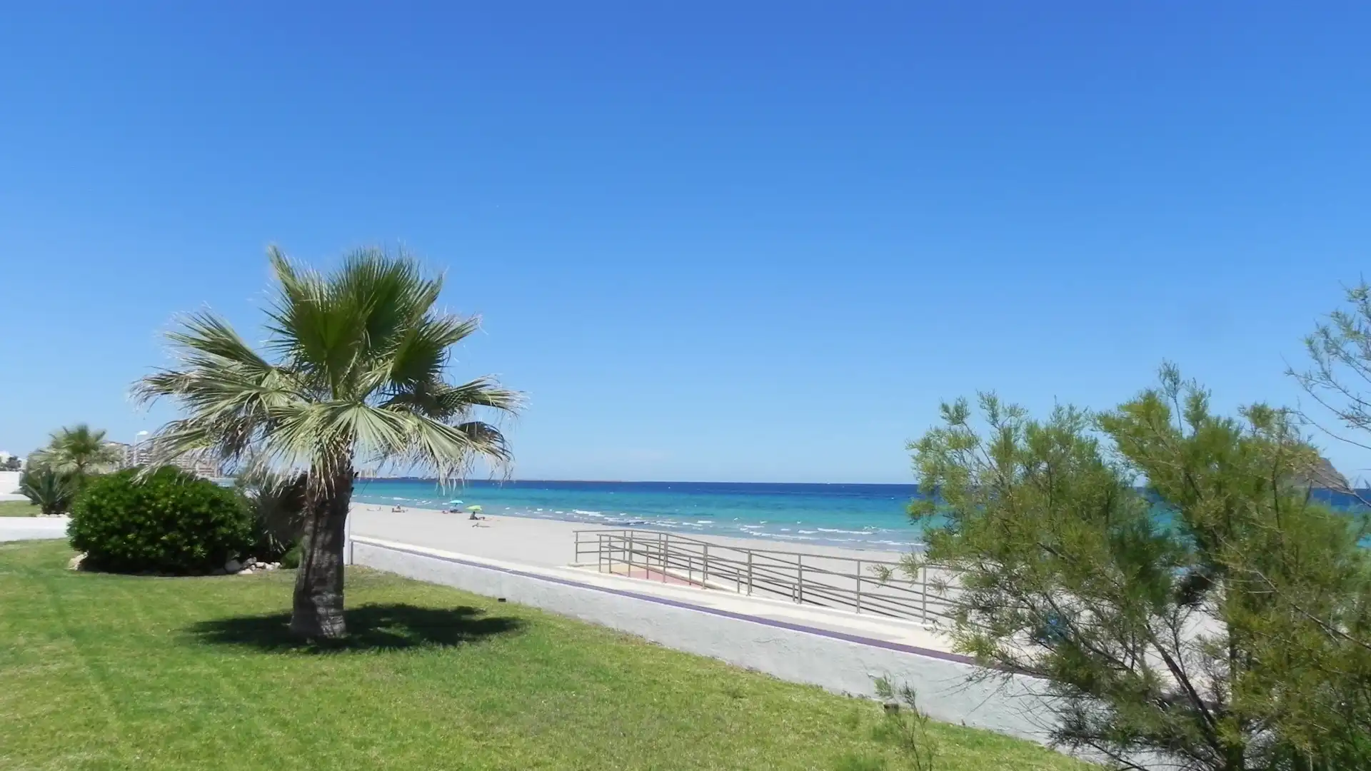 Vista exterior de Casa o chalet en venta en La Manga del Mar Menor con Calefacción, Terraza y Amueblado