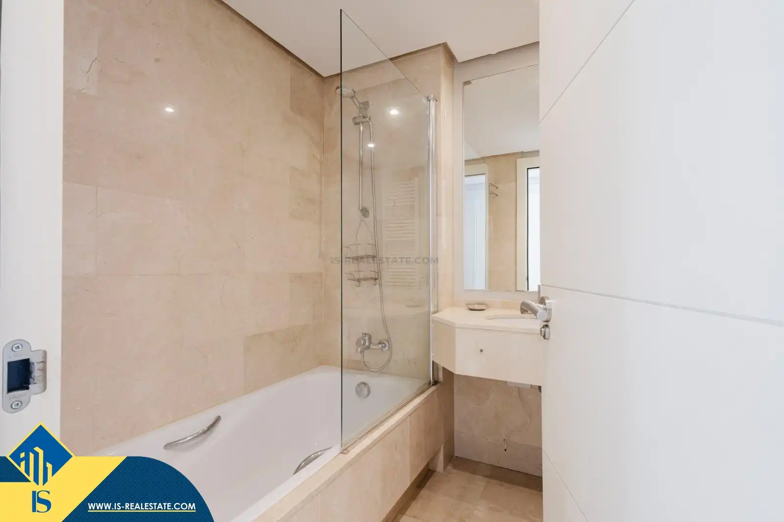 Bathroom of Flat for sale in Orihuela  with Terrace, Furnished and Oven