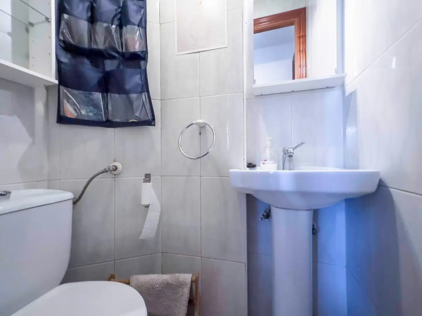 Bathroom of Flat for rent in Oviedo   with Heating, Private garden and Terrace