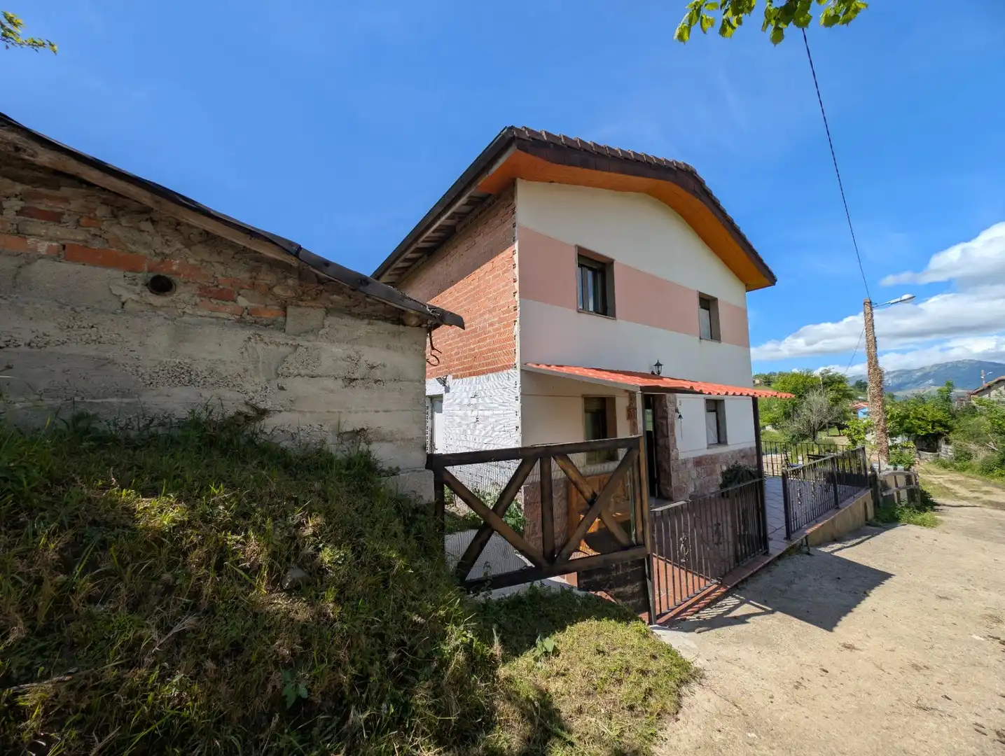 Vista exterior de Casa o chalet en venta en Laviana con Calefacción y Terraza