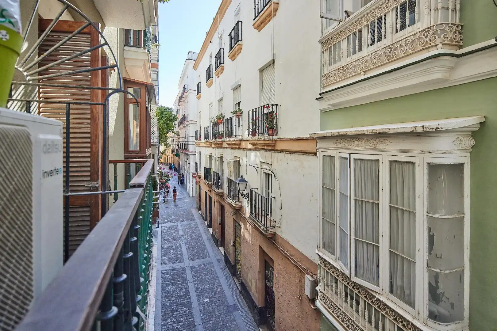 Vista exterior de Pis en venda en Cádiz amb Aire condicionat i Balcó
