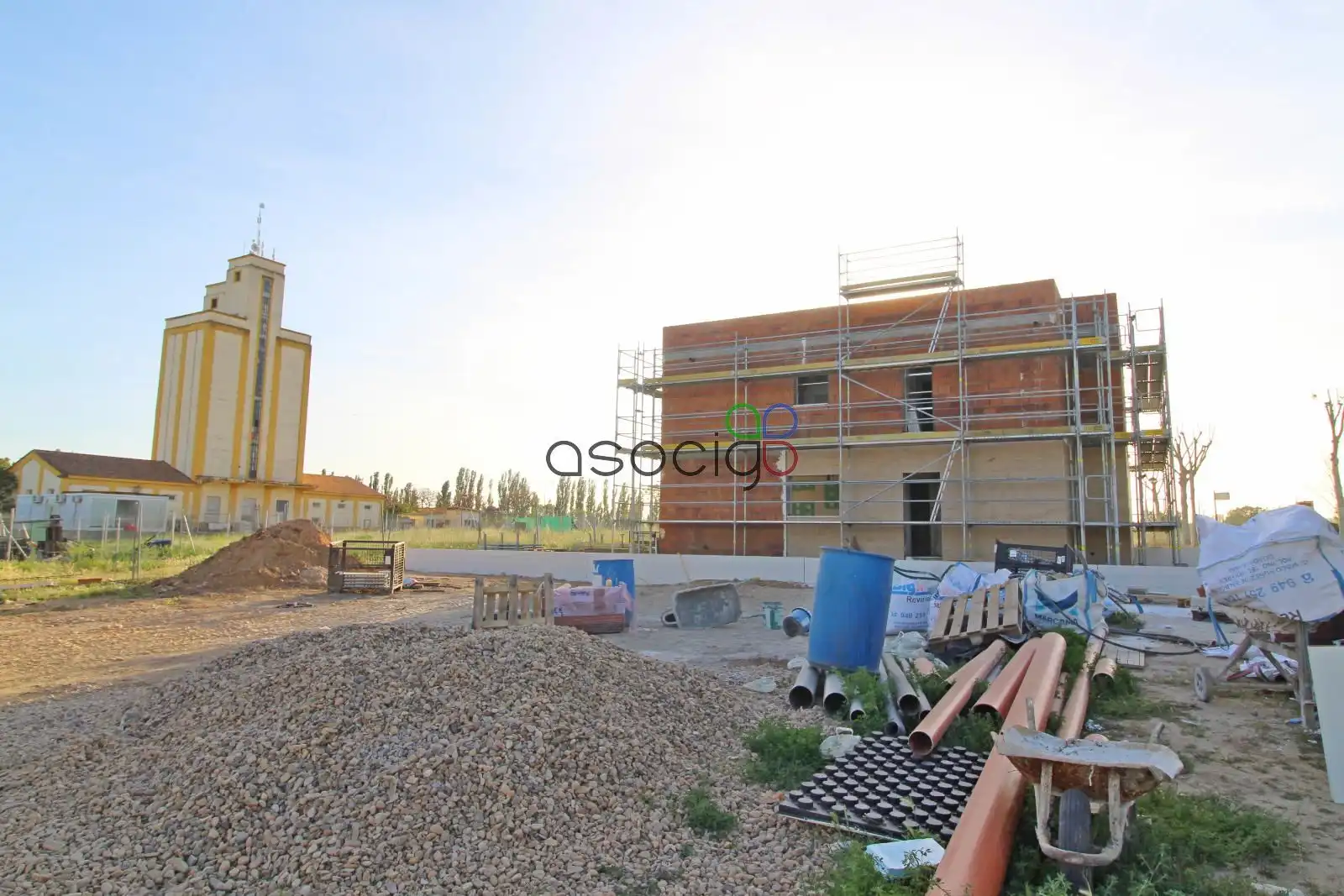 Vista exterior de Casa o xalet en venda en Yunquera de Henares amb Calefacció i Terrassa