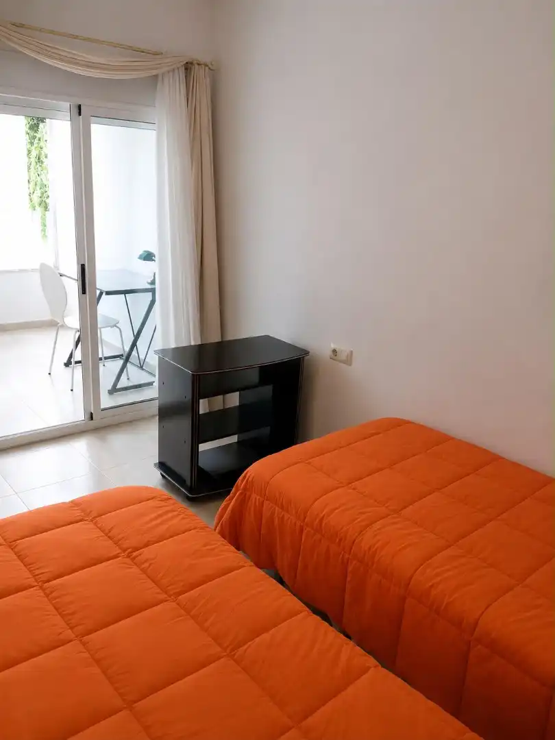 Habitación de Piso en venta en Valencia con Aire acondicionado, Horno y Balcón