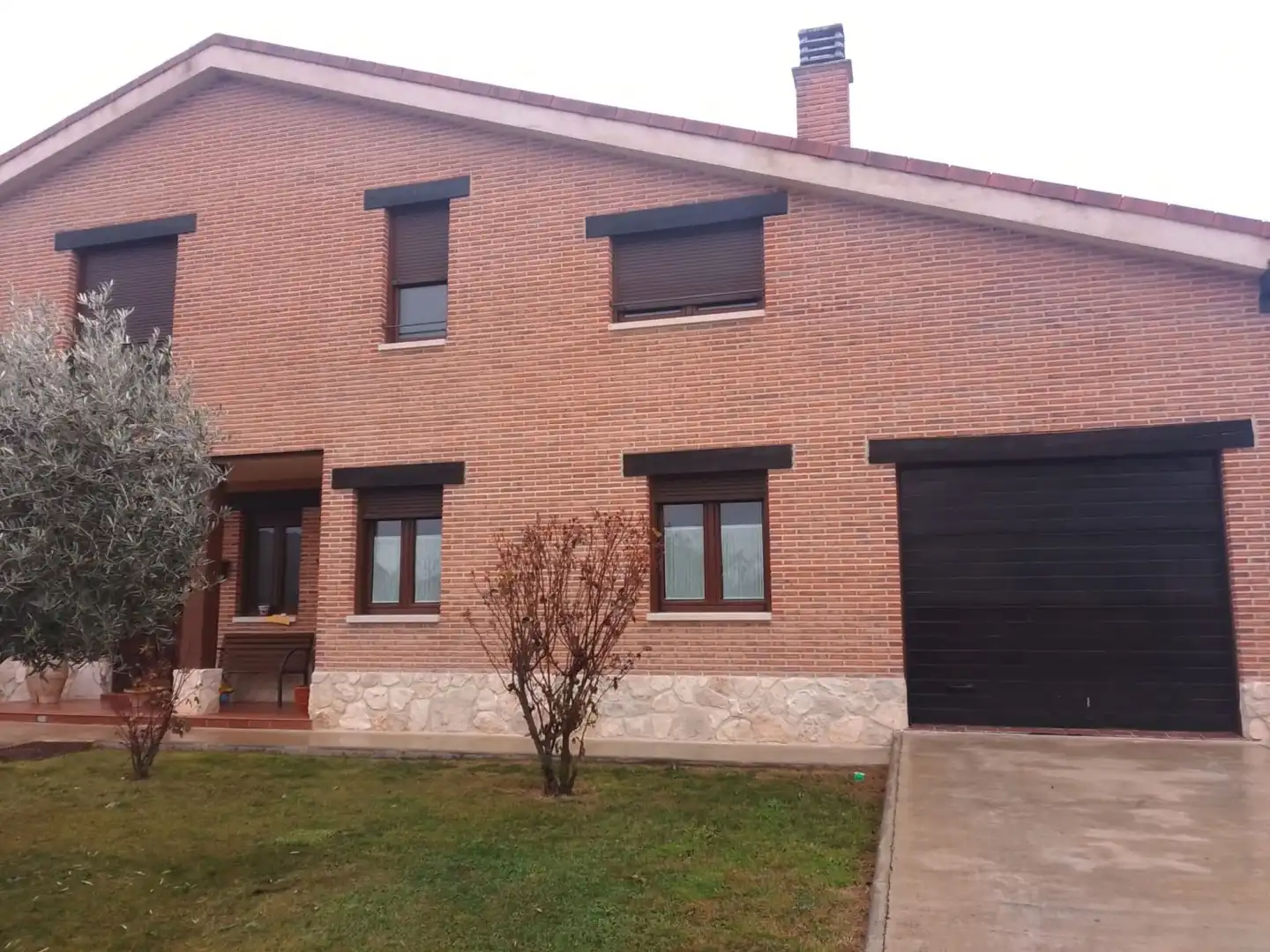 Vista exterior de Casa o xalet en venda en Quintana del Puente amb Calefacció, Jardí privat i Terrassa