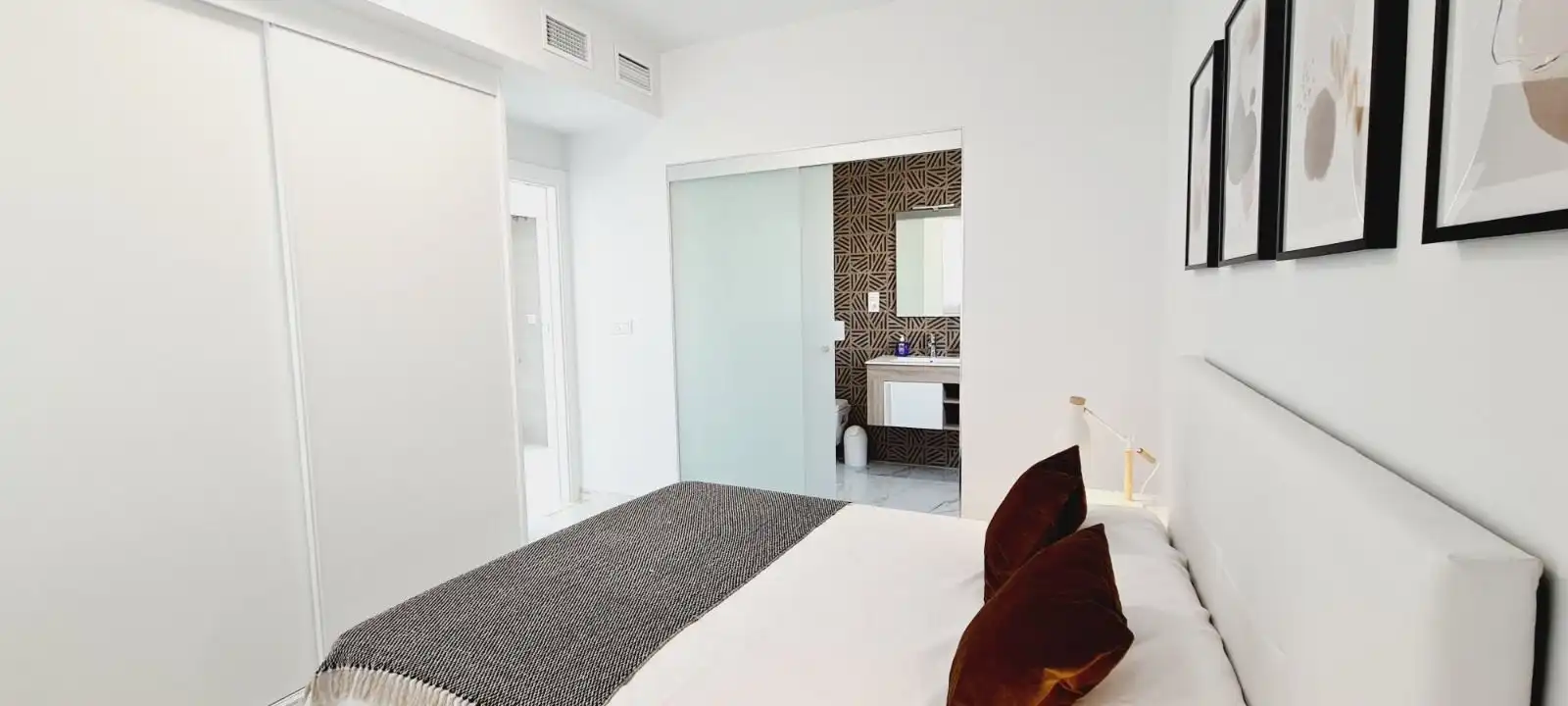 Habitación de Ático en venta en Orihuela con Aire acondicionado, Terraza y Trastero