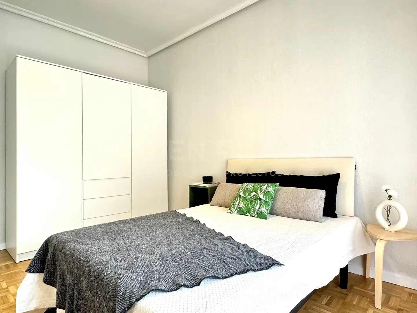 Room in Calle Fundición, Gran Via