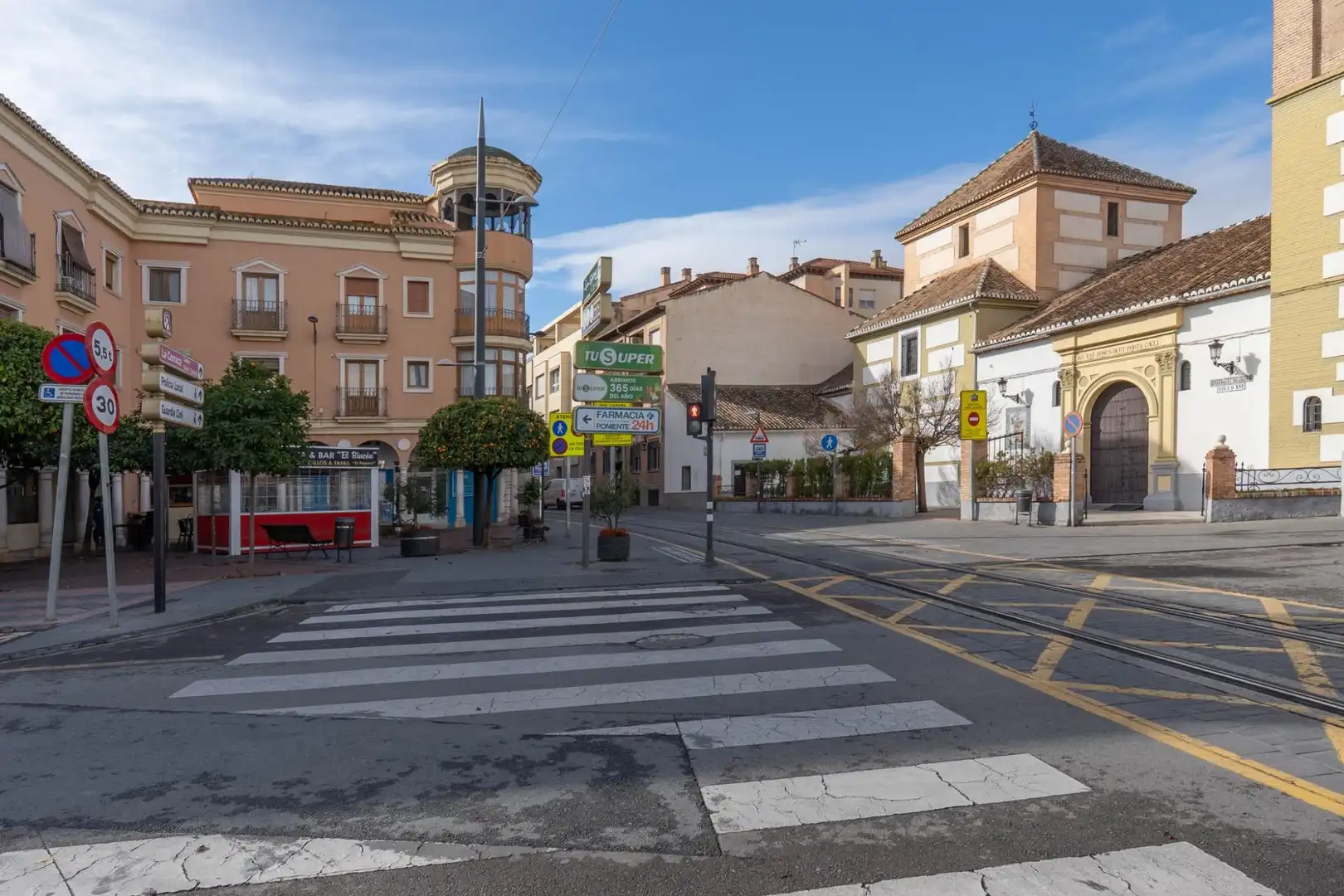 Außenansicht von Residential zum Verkauf in Armilla