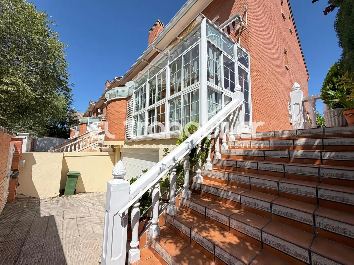 Vista exterior de Casa adosada de lloguer en Leganés amb Jardí privat, Parquet i Terrassa