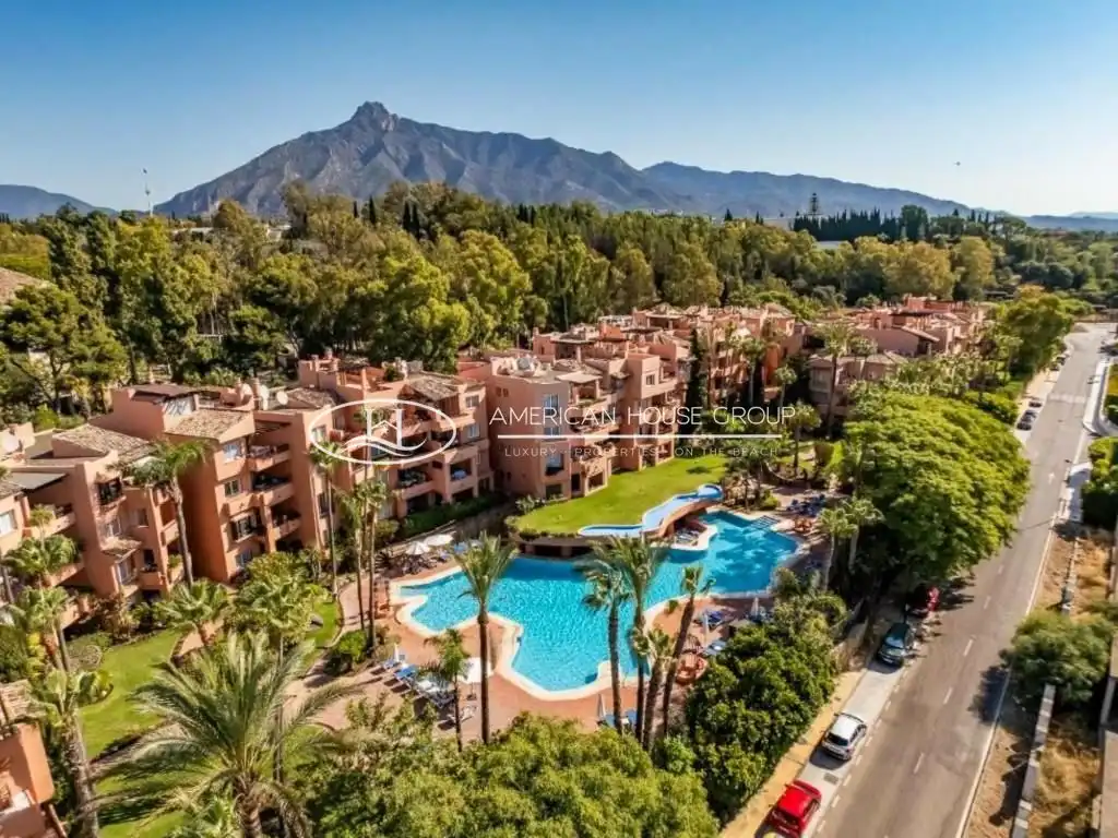 Vista exterior de Apartament en venda en Marbella amb Terrassa, Traster i Moblat