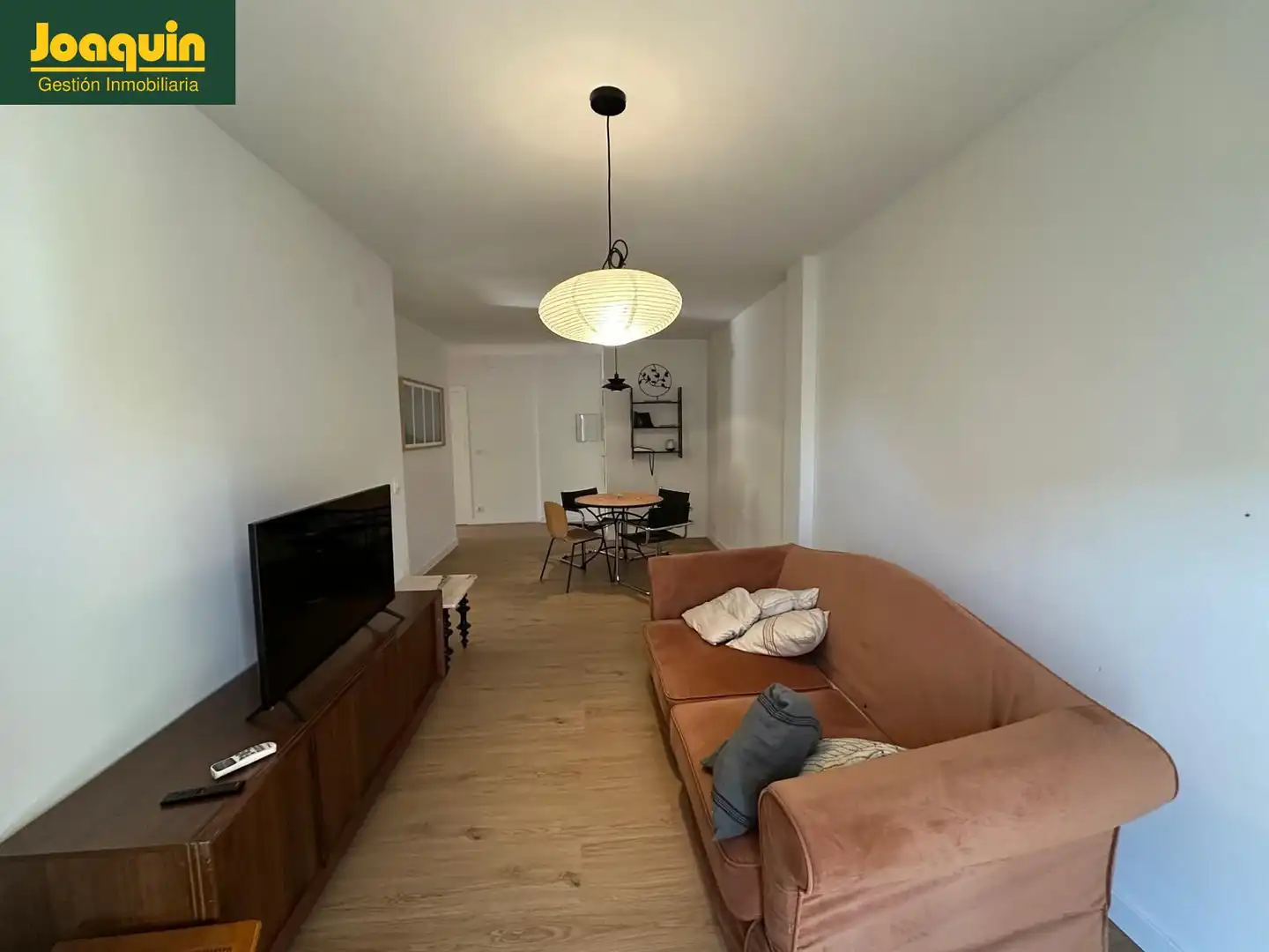 Appartamento con balcone in affitto a Centro