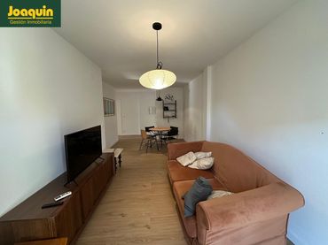 Appartamento con balcone in affitto a Centro