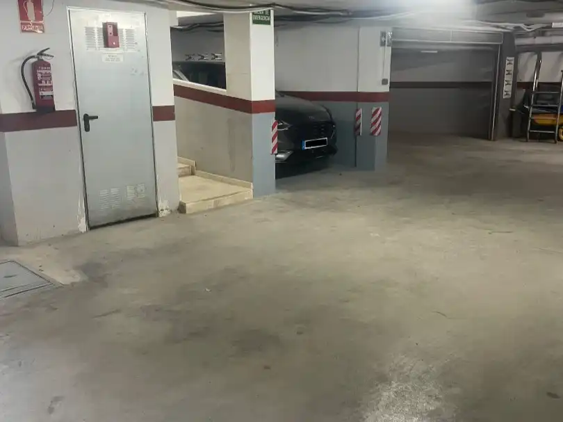 Parkplatz von Garage zum Verkauf in Beniparrell