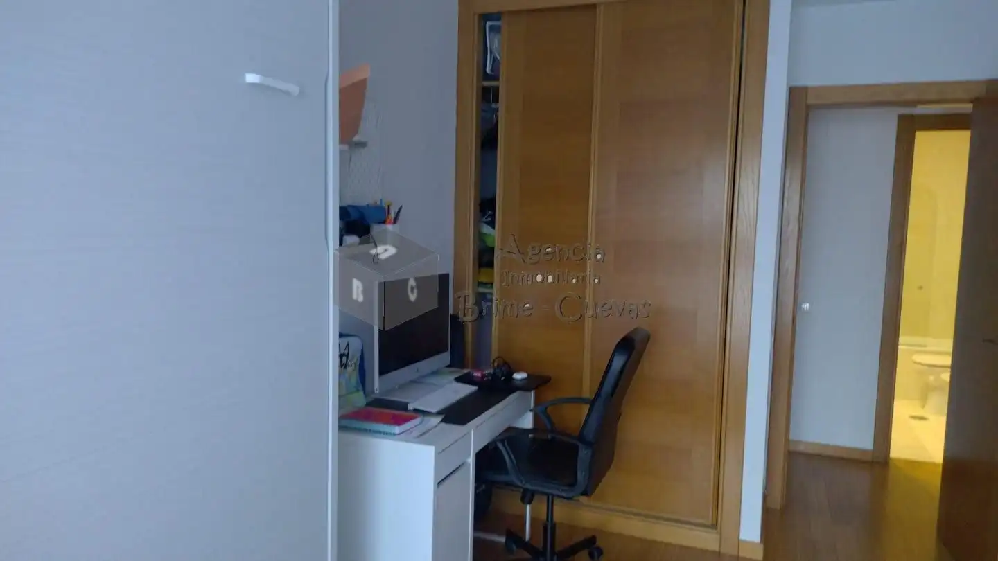 Erdgeschoss zum Verkauf in Oviedo  mit Heizung, Privatgarten und Parkett