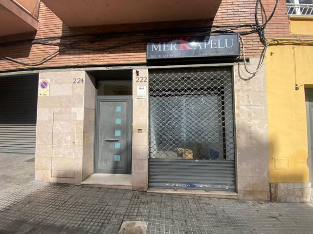 Local comercial en Venta en Vallirana