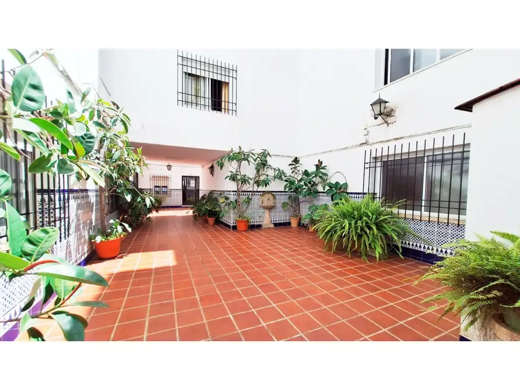 Vista exterior de Pis en venda en Córdoba