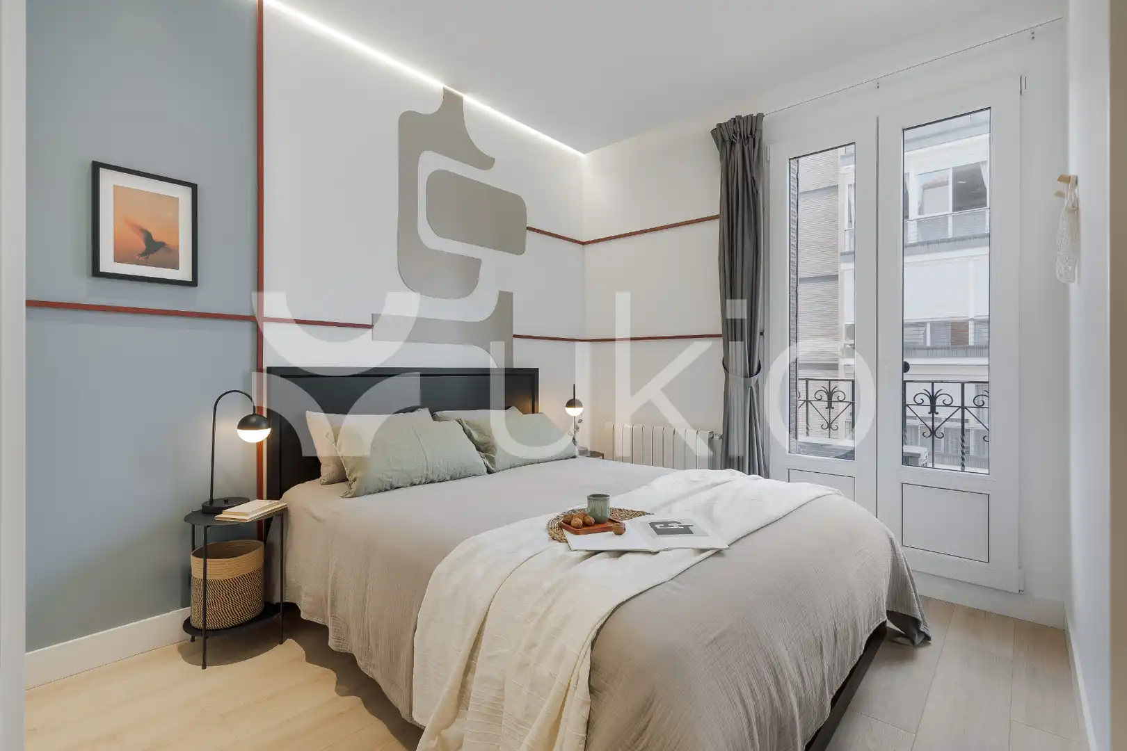 Dormitori de Apartament de lloguer en Madrid amb Aire condicionat, Calefacció i Moblat