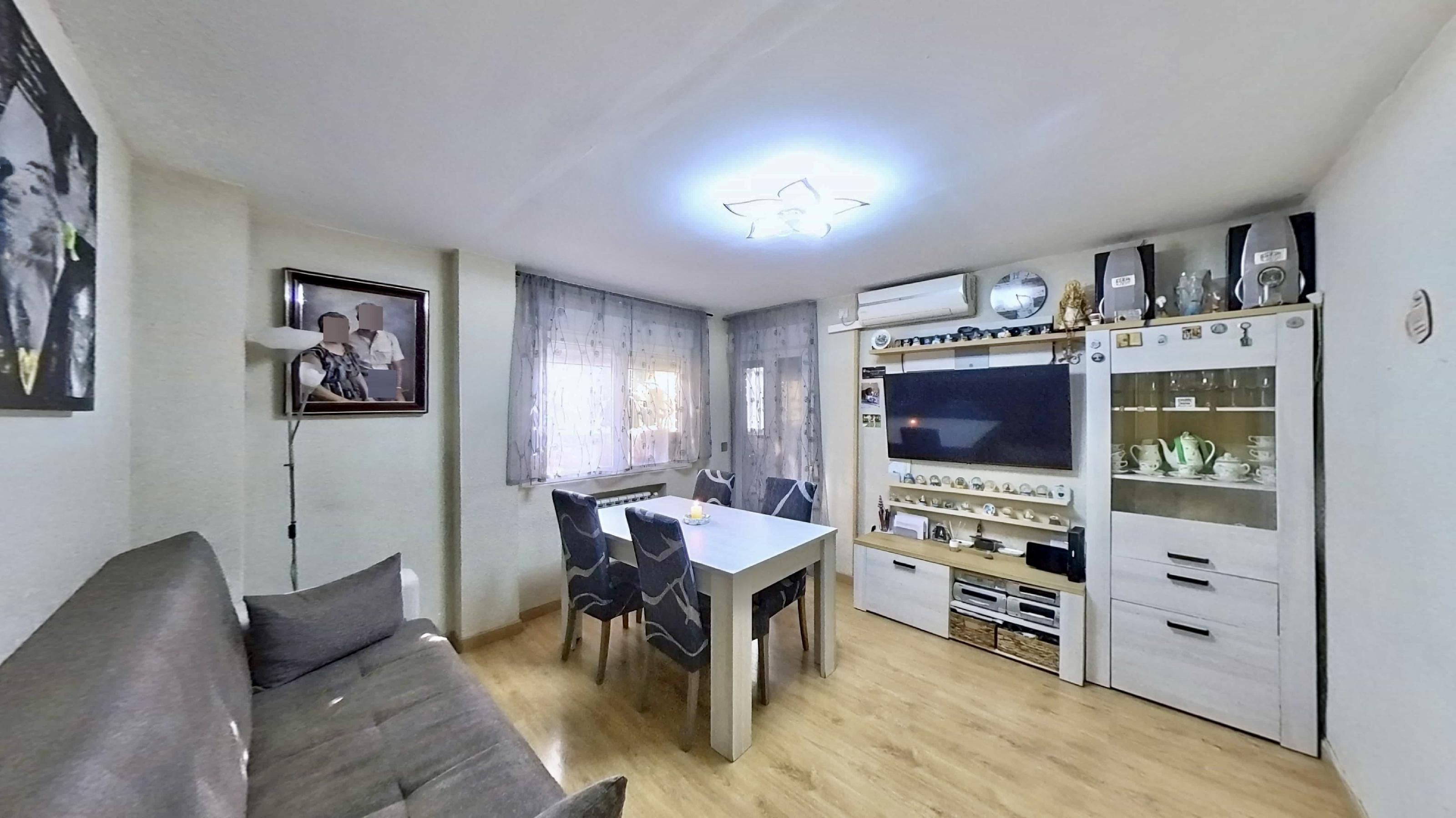 Living room of Planta baja for sale in  Madrid Capital  with Air Conditioner, Parquet flooring and Terrace
