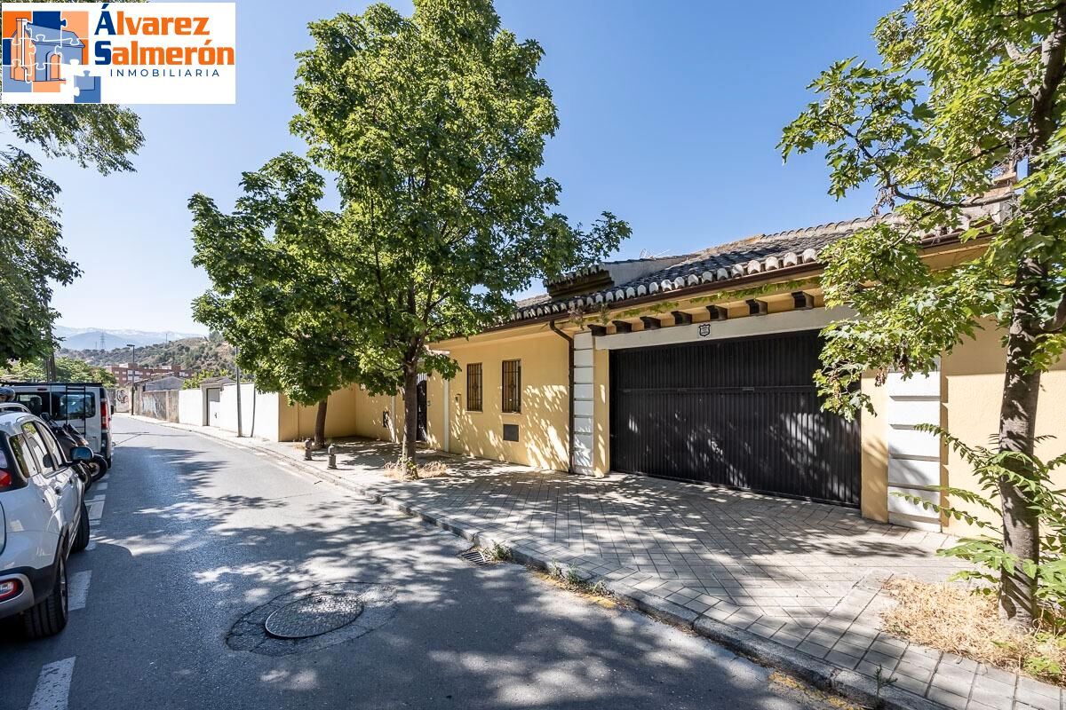 House or chalet for sale in Paseo de las Palmas, Crta. De la Sierra