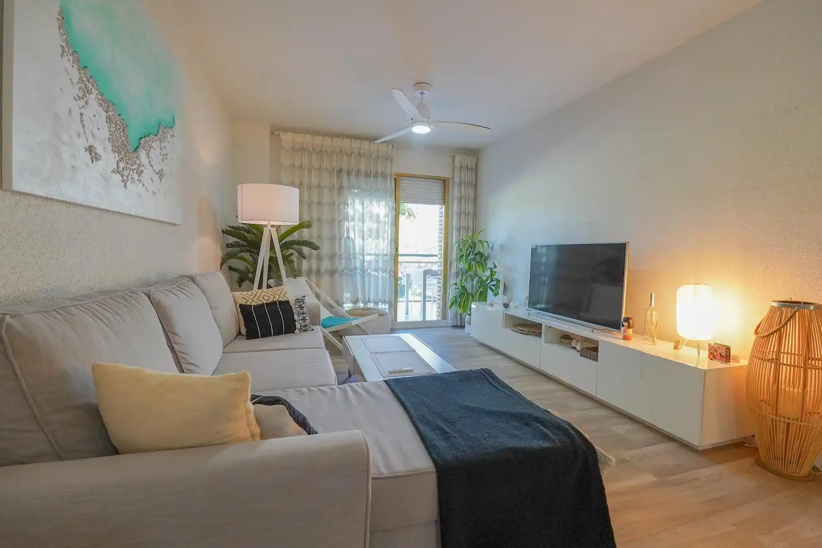 Living room of Flat for sale in Cambrils  with Private garden, Terrace and Balcony