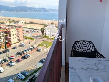 Piso con balcón en venta en delta muga
