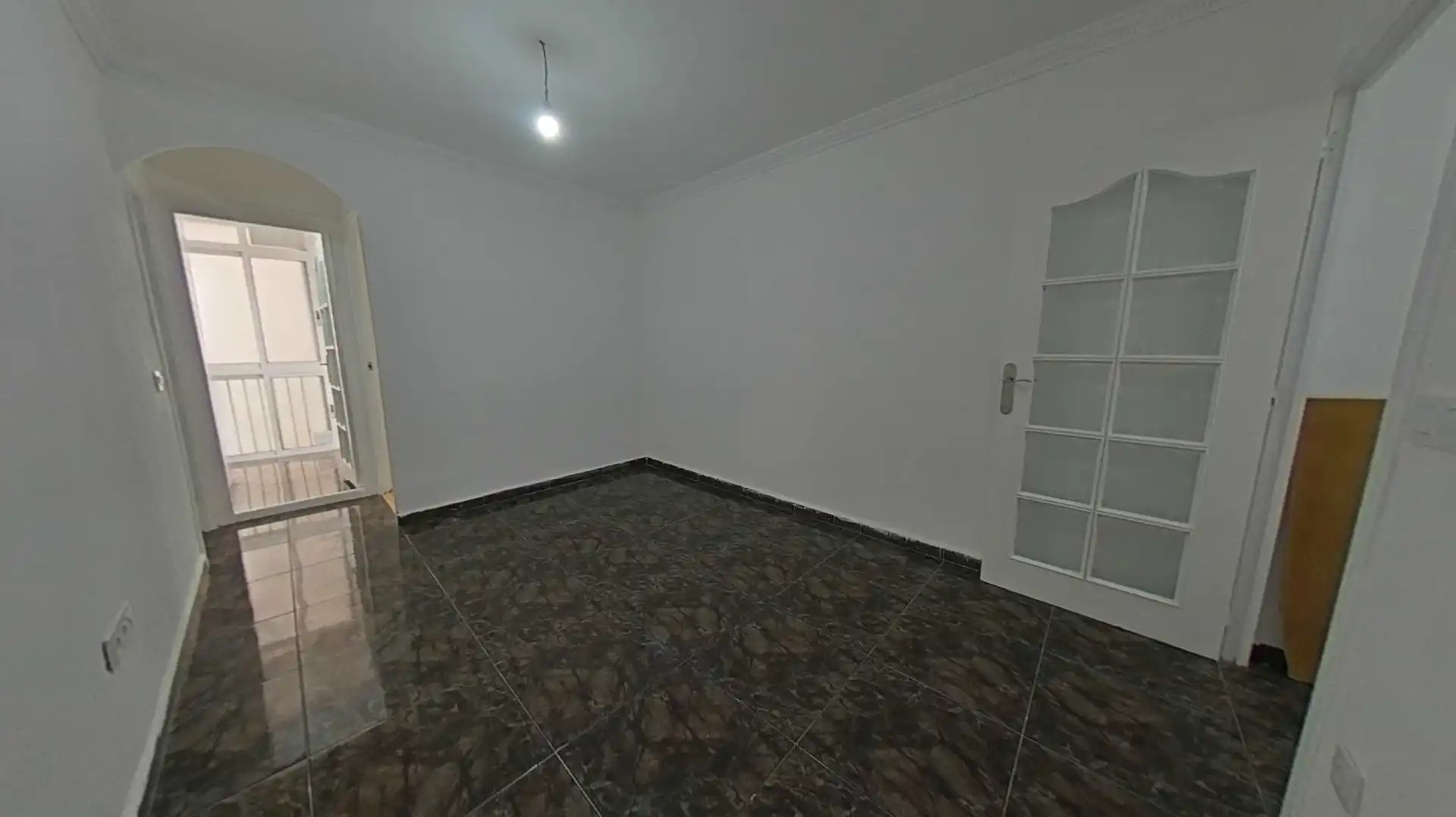 Piso en venta en L'Hospitalet de Llobregat con Calefacción y Amueblado