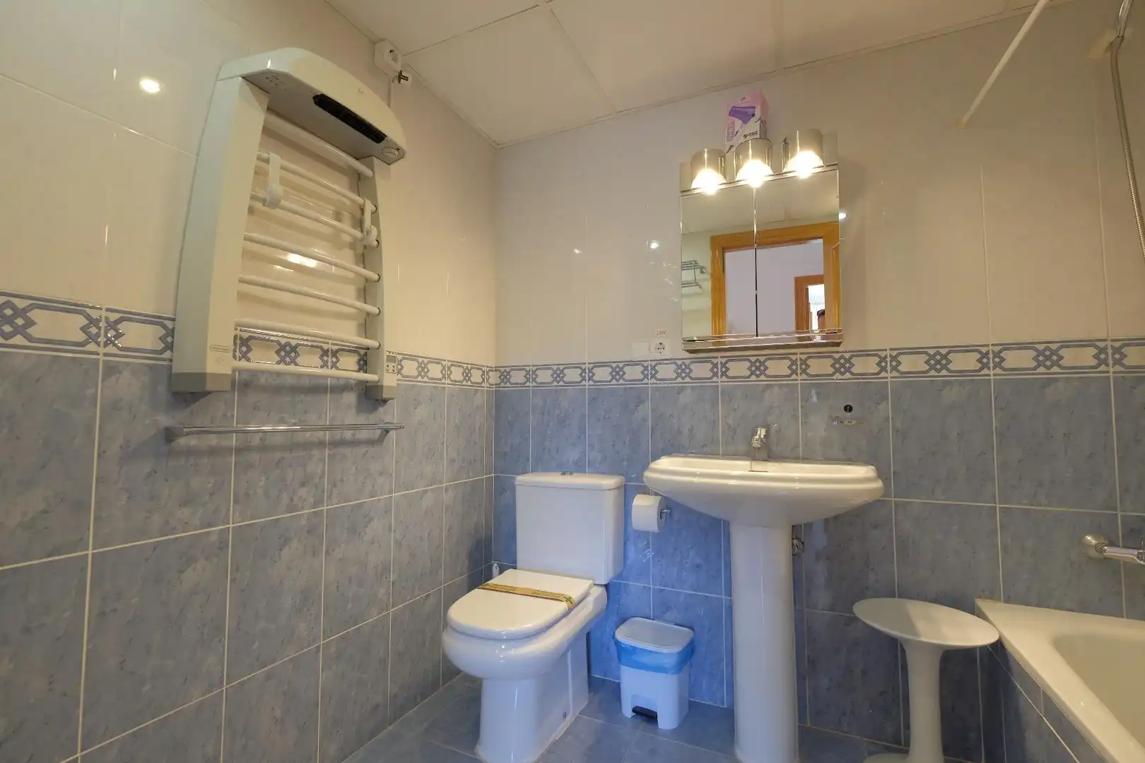 Bathroom of Attic for sale in Calpe / Calp  with Air Conditioner, Heating and Private garden