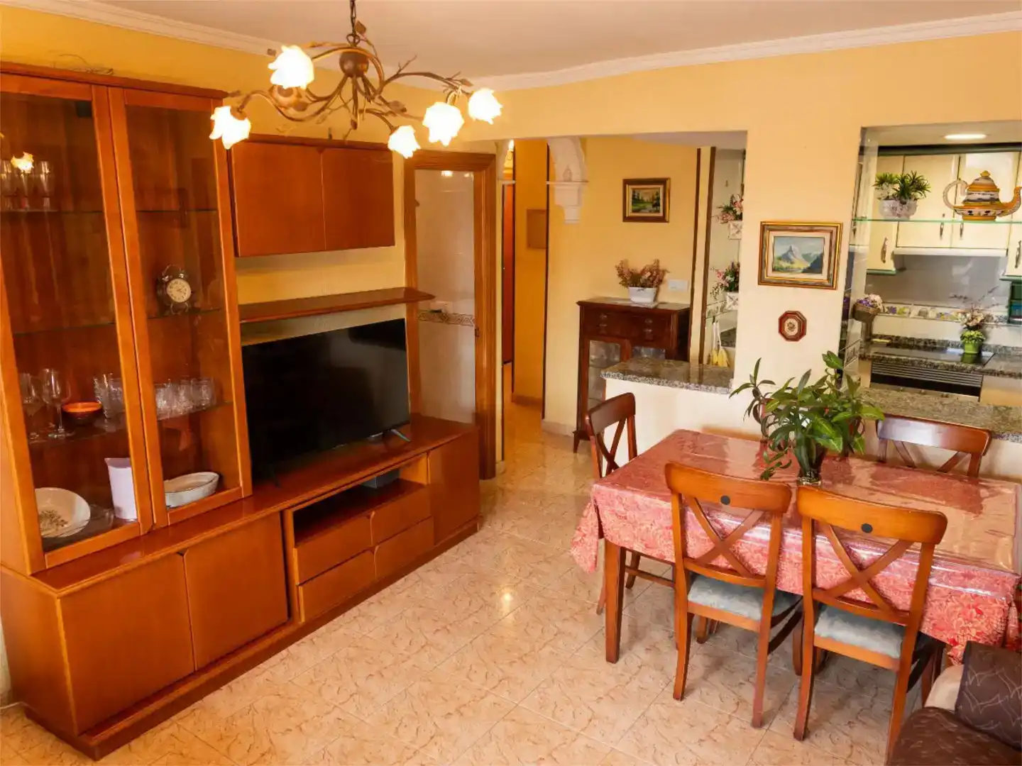 Sala d'estar de Apartament de lloguer en Almuñécar amb Piscina i Moblat