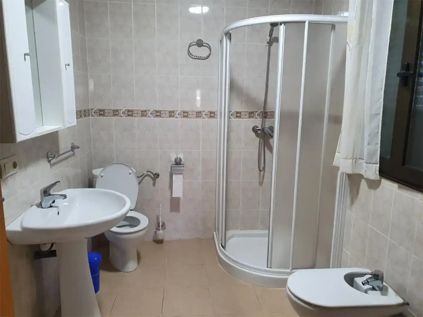 Baño de Piso en venta en Robleda con Amueblado, Horno y Lavadora