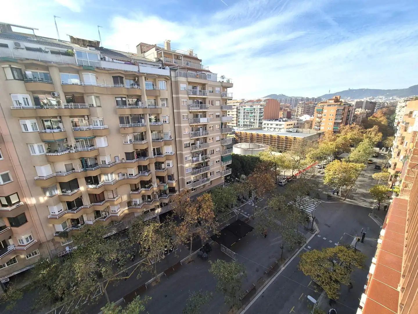 Vista exterior de Piso en venta en Barcelona con Balcón