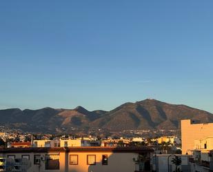 Vista exterior de Àtic en venda en Mijas amb Aire condicionat i Terrassa