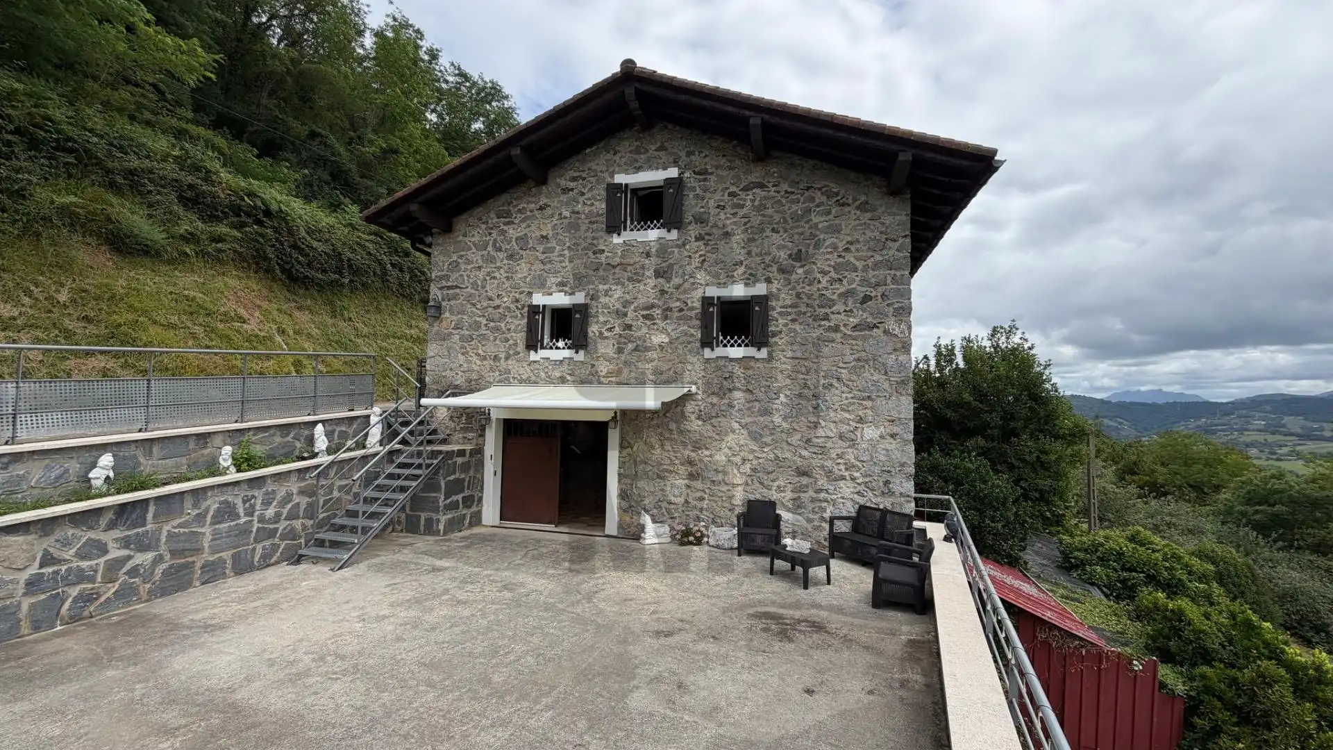 Vista exterior de Casa o chalet en venta en Hernani con Terraza, Trastero y Balcón