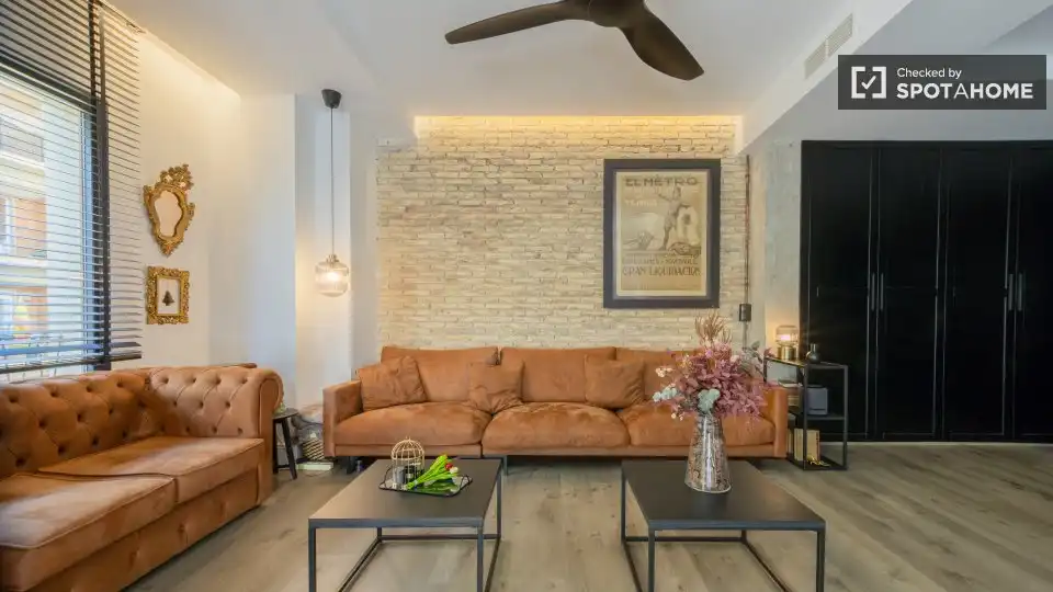 Flat with terrace to rent in L'Eixample, imagen 3