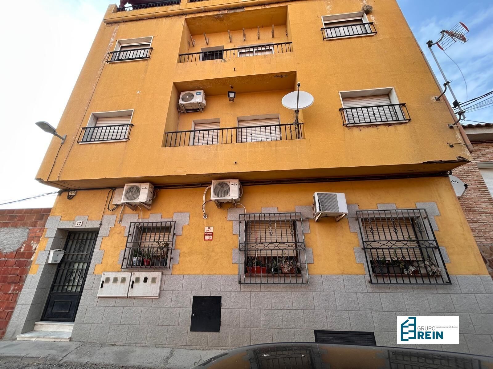Exterior view of Flat for sale in Alameda de la Sagra  with Terrace, Furnished and Alarm