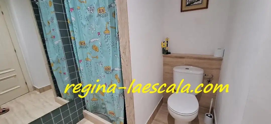 Baño de Planta baja en venta en L'Escala con Amueblado y Piscina comunitaria