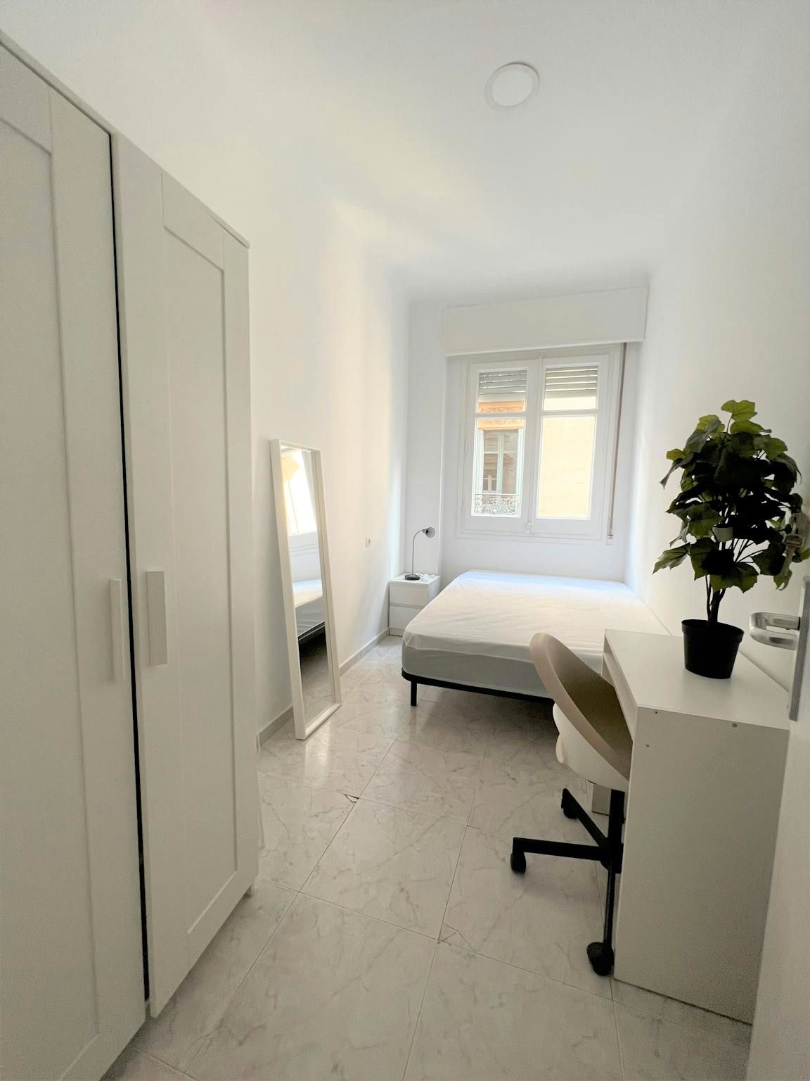 Habitación de Piso para compartir en  Barcelona Capital con Calefacción, Amueblado y Lavadora