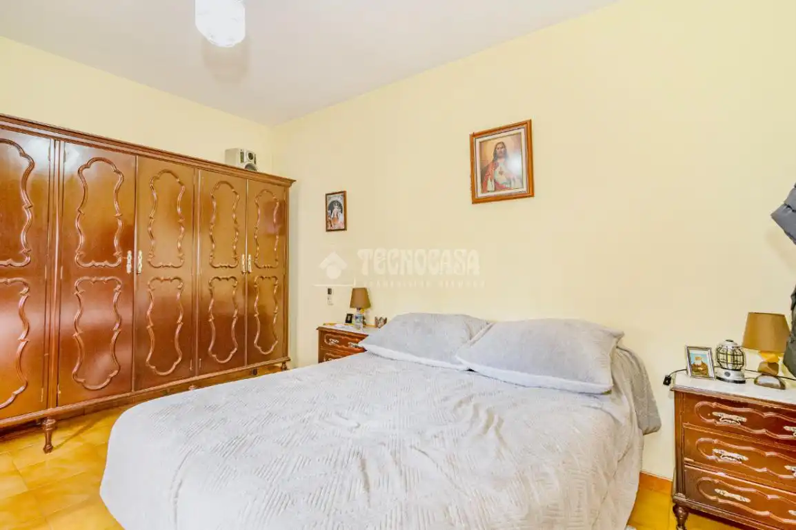 Habitación de Piso en venta en Loja con Aire acondicionado, Amueblado y Balcón